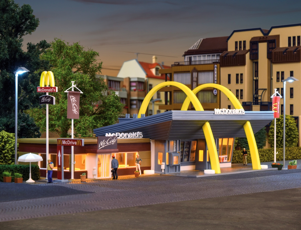 Vollmer 43635 McDonald´s Schnellrestaurant mit McCafé Spur H0