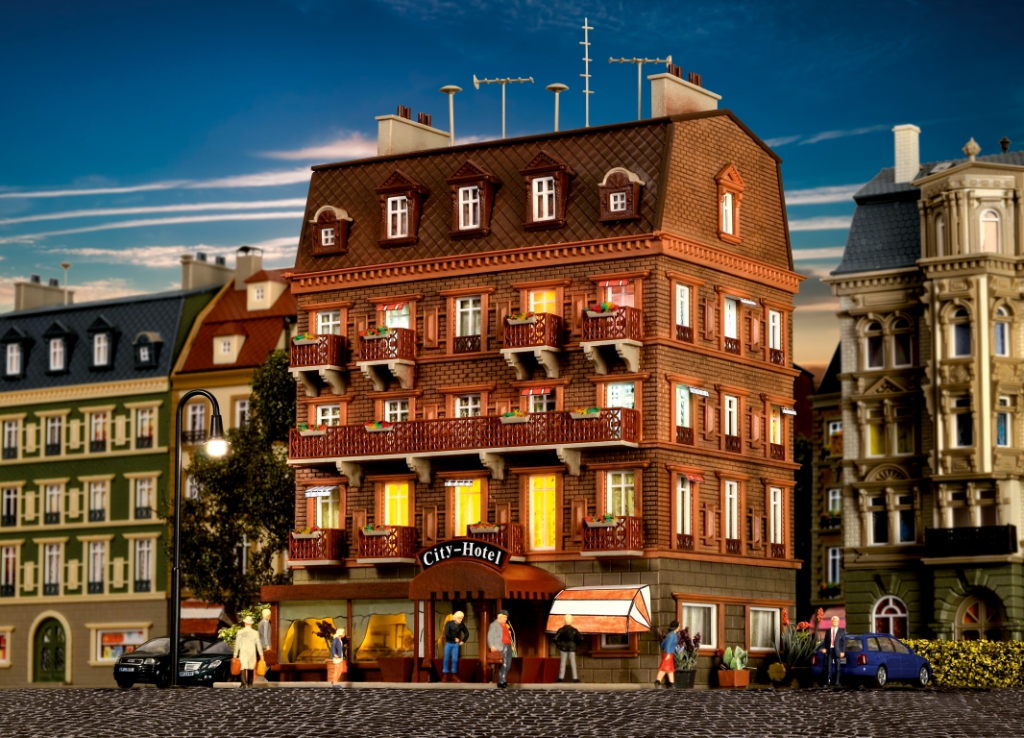 Vollmer 43782 City Hotel mit LED Beleuchtung Funktionsbausatz Spur H0