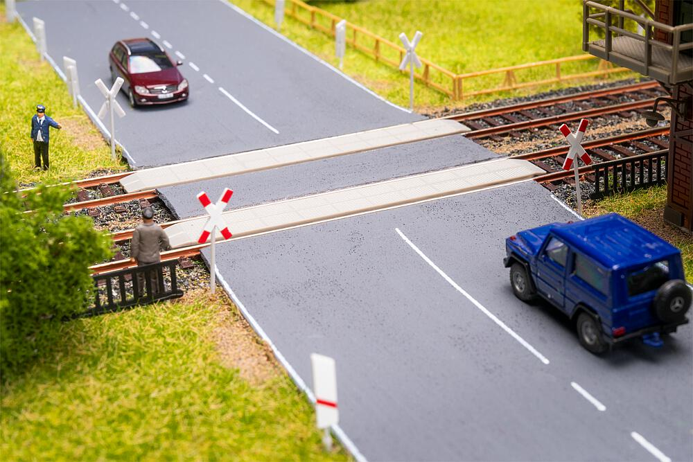 FALLER 191831 Unbeschrankter Bahnübergang Spur H0