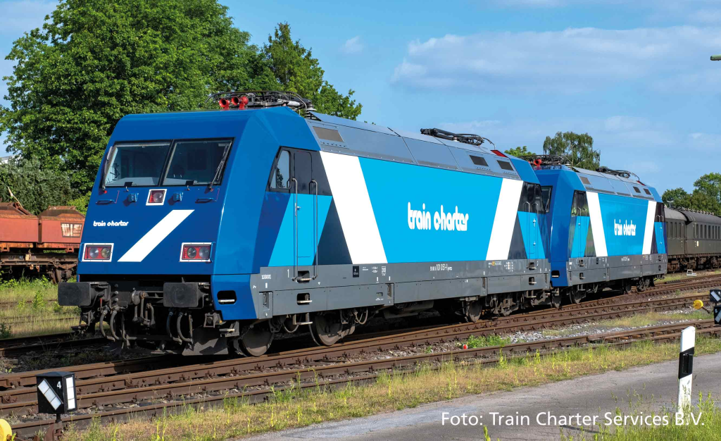 PIKO 51956 E-Lok BR 101 Train Charter VI + DSS PluX22 Spur H0