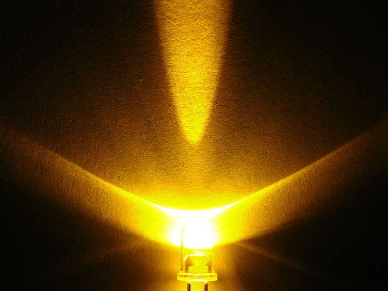 LED 5mm gelb Gehäuse klar 10.000mcd extrem hell
