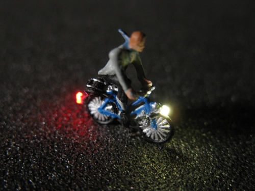 Fahrrad mit LED Beleuchtung N - Fahrer mit Schal