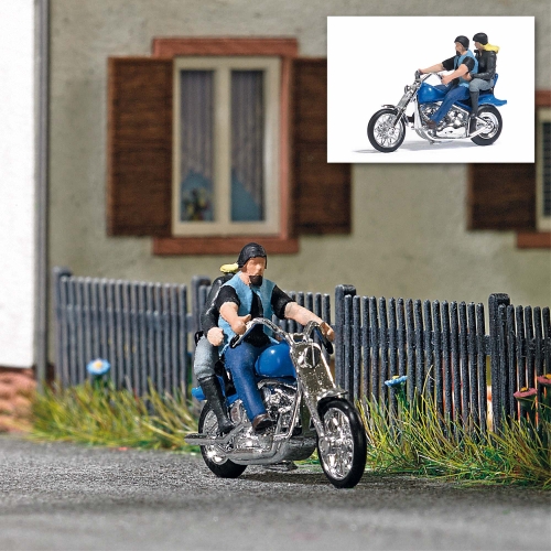 Busch 7860 Action Set: US Motorrad mit Bikerpärchen Spur H0